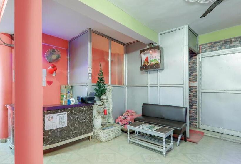 בית מלון כפרי Oyo 75326  Shri Sai Palace