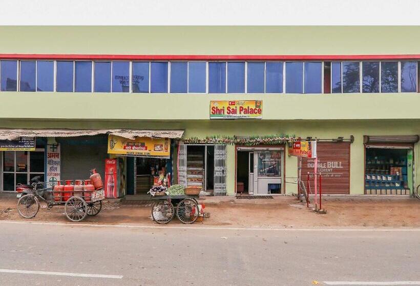 בית מלון כפרי Oyo 75326  Shri Sai Palace