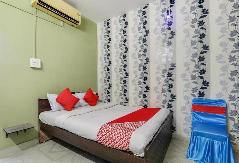 בית מלון כפרי Oyo 75326  Shri Sai Palace