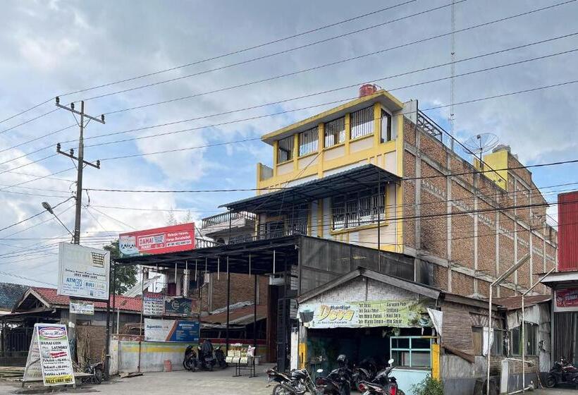 فندق Reddoorz At Damai Guest House Kabanjahe