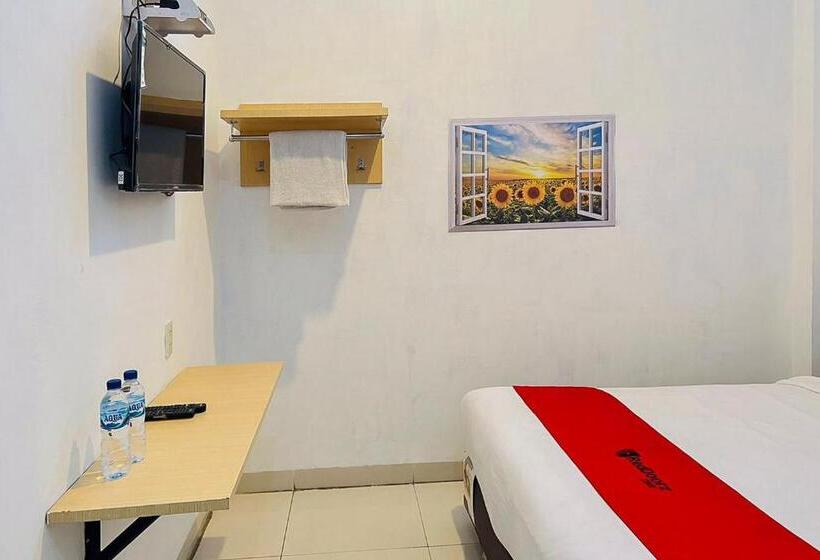 فندق Reddoorz At Damai Guest House Kabanjahe