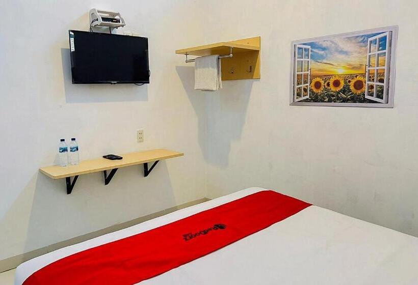 فندق Reddoorz At Damai Guest House Kabanjahe