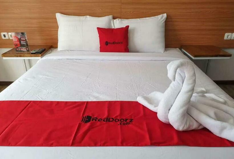酒店 Reddoorz Near Jawa Timur Park 2