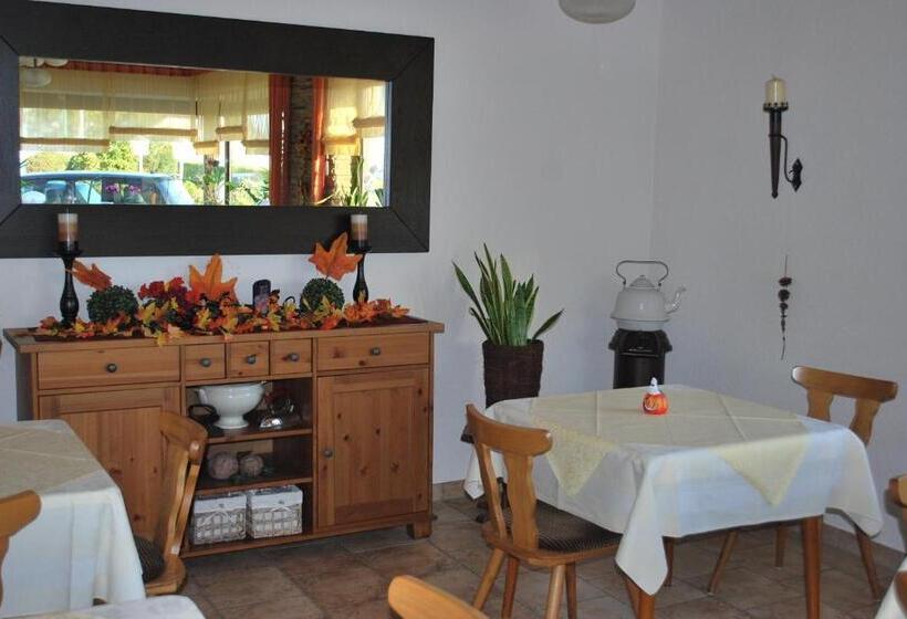 ホテル Restaurant Gilles