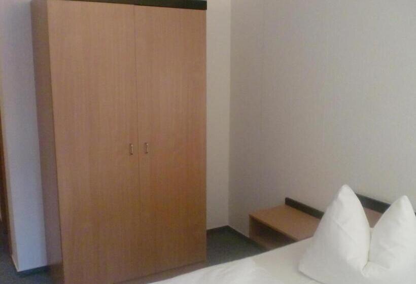 호텔 & Restaurant Zum Firstenstein