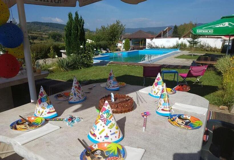 בית מלון כפרי Zenit Satovcha