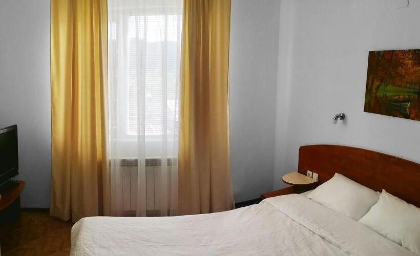 בית מלון כפרי Zenit Satovcha