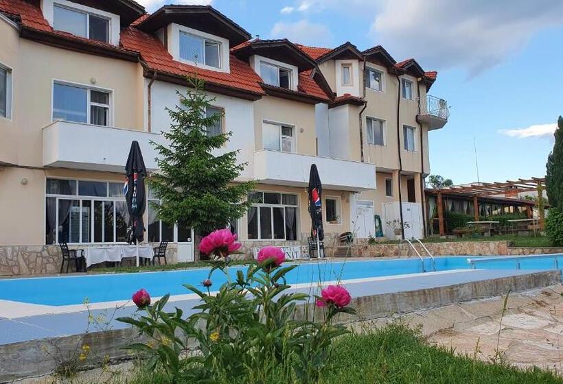 בית מלון כפרי Zenit Satovcha