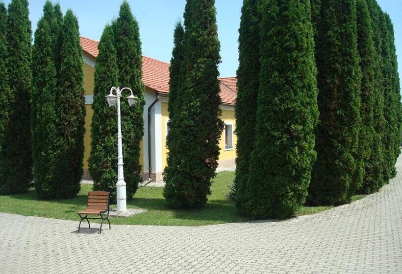 Major Hotel és Palóc Apartmanház