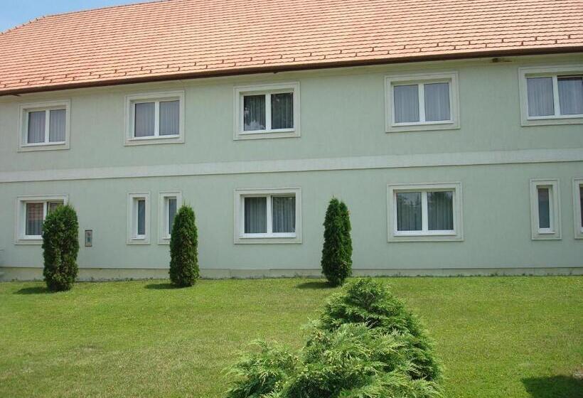 Major Hotel és Palóc Apartmanház