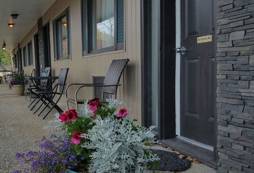 Maple Leaf Motel Emerson