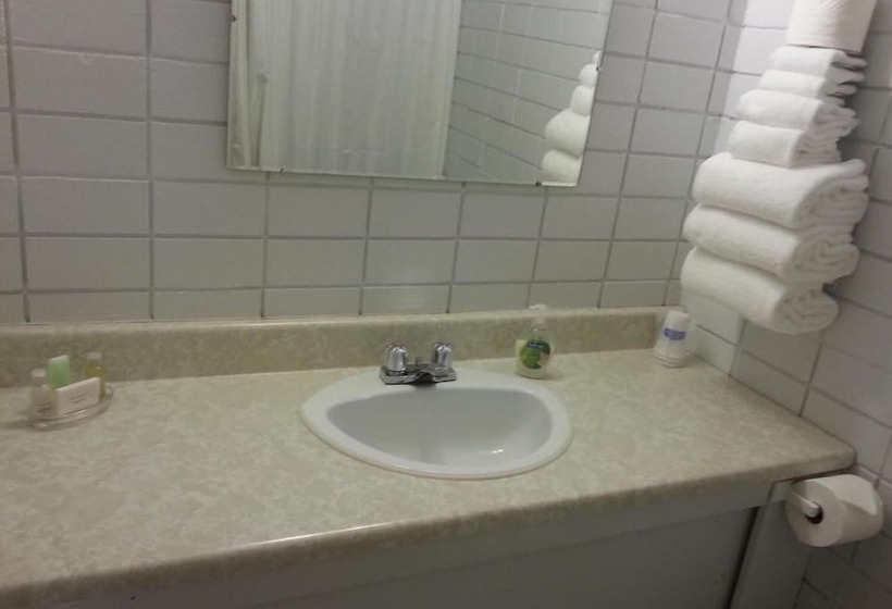 Maple Leaf Motel Emerson