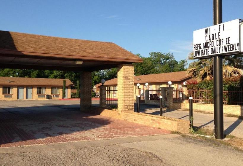 Мотель De Leon Inn