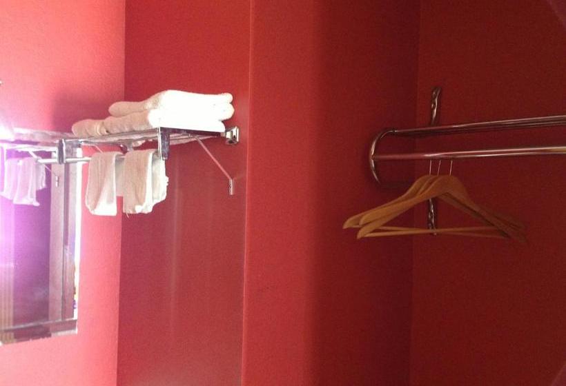 Мотель De Leon Inn