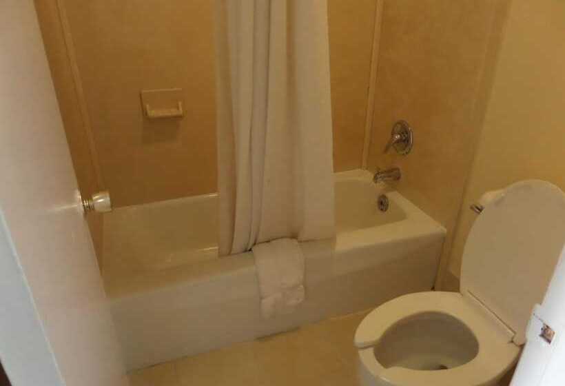 فندق على الطريق Jeffersonian Motor Inn