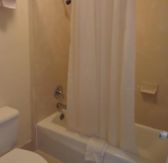 فندق على الطريق Jeffersonian Motor Inn