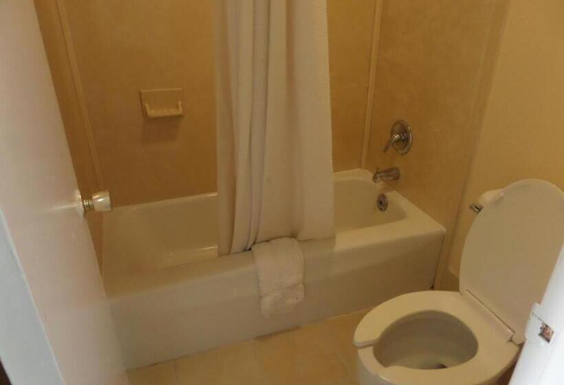 فندق على الطريق Jeffersonian Motor Inn