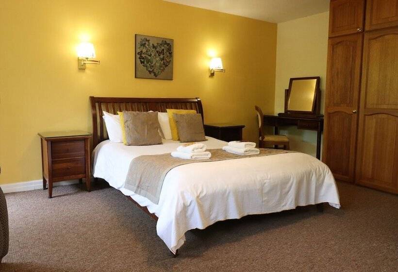 モーテル St George S Lodge, Bisley