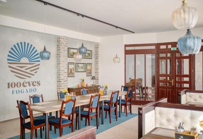 بنسيون 100 éves Fogadó