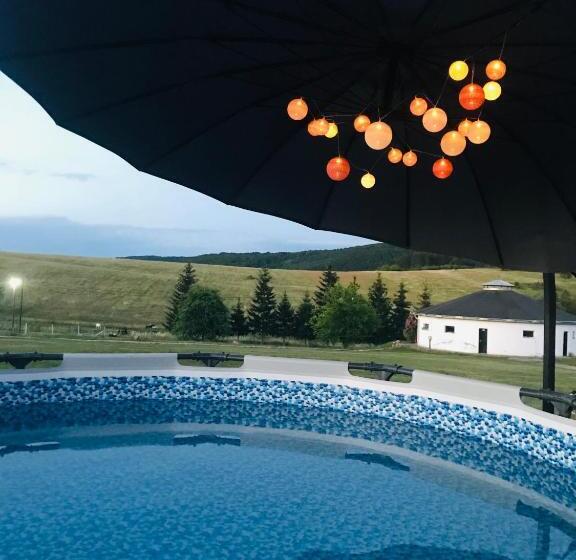 펜션 Aranyló Vendégház