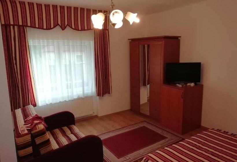 פנסיון Asta La Vista Vendégház