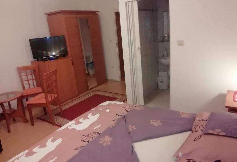 פנסיון Asta La Vista Vendégház