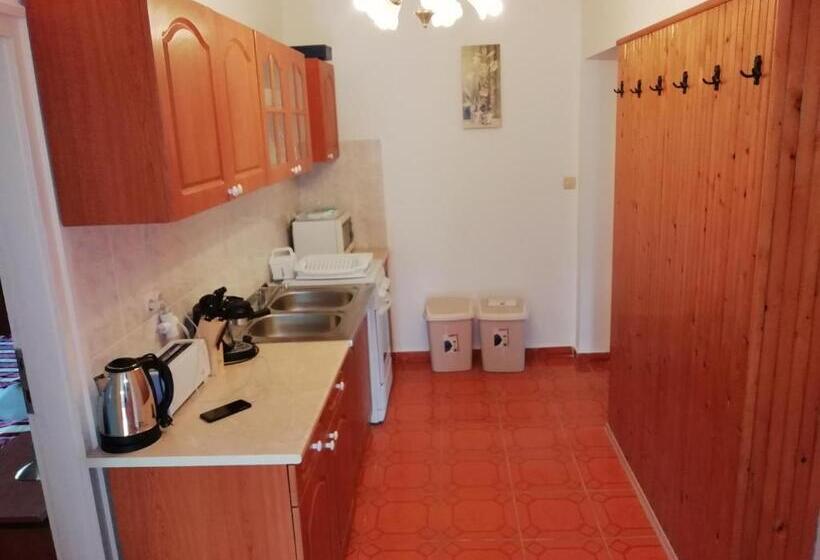 פנסיון Asta La Vista Vendégház