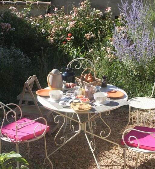 بنسيون Chambre D'hôtes La Romarine