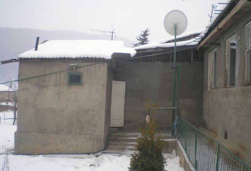 ペンション Eco Guest House Meghradzor