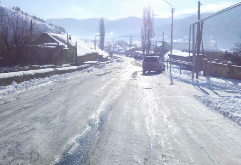 ペンション Eco Guest House Meghradzor