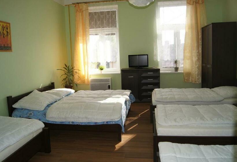 ペンション Penzion Modrý Jelen