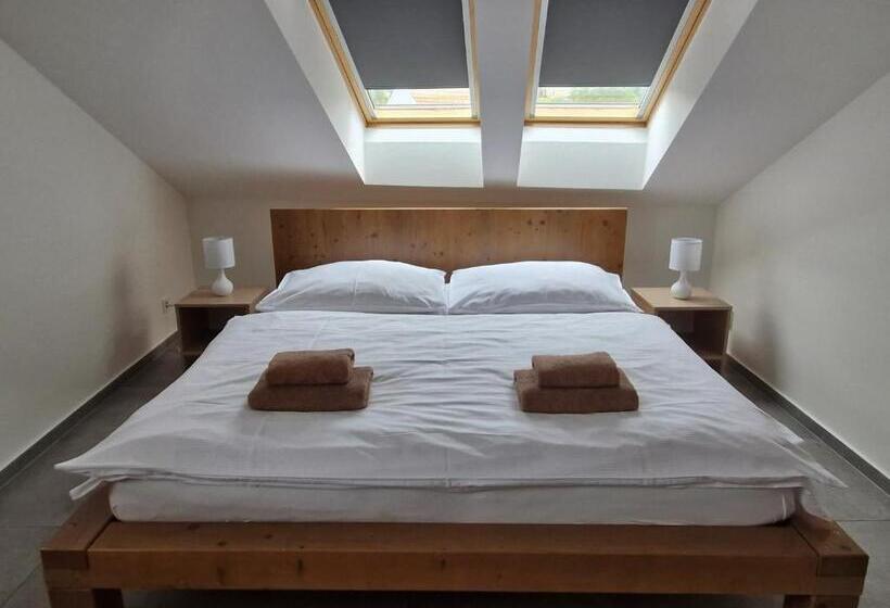 펜션 Restaurace Apartmány Bobule