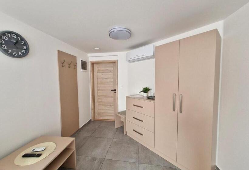 펜션 Restaurace Apartmány Bobule