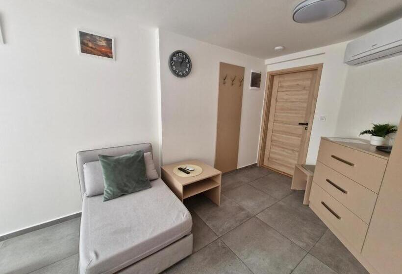 펜션 Restaurace Apartmány Bobule