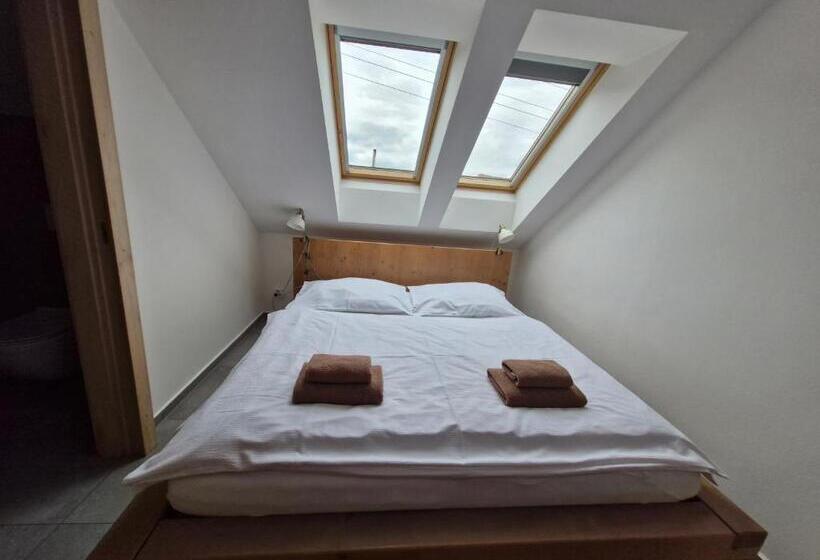 펜션 Restaurace Apartmány Bobule