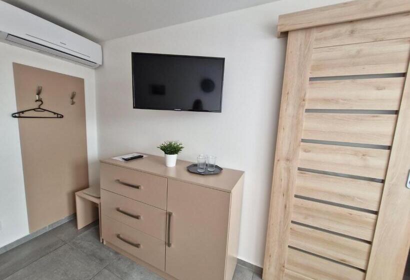 펜션 Restaurace Apartmány Bobule