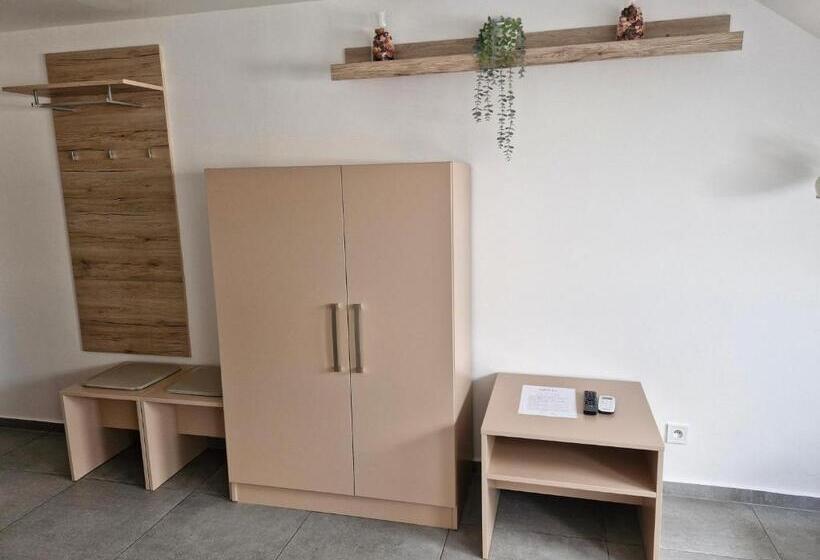 펜션 Restaurace Apartmány Bobule