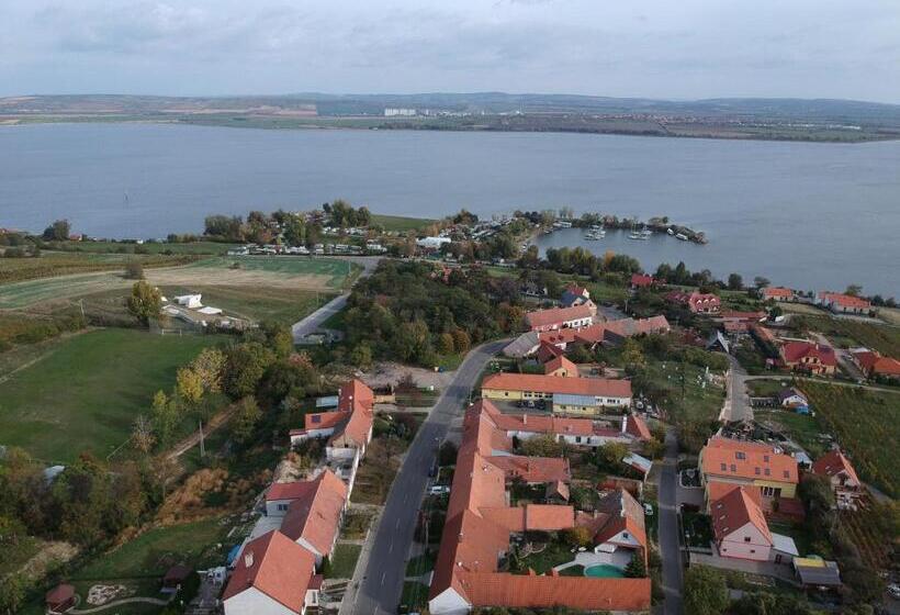 펜션 Restaurace Apartmány Bobule