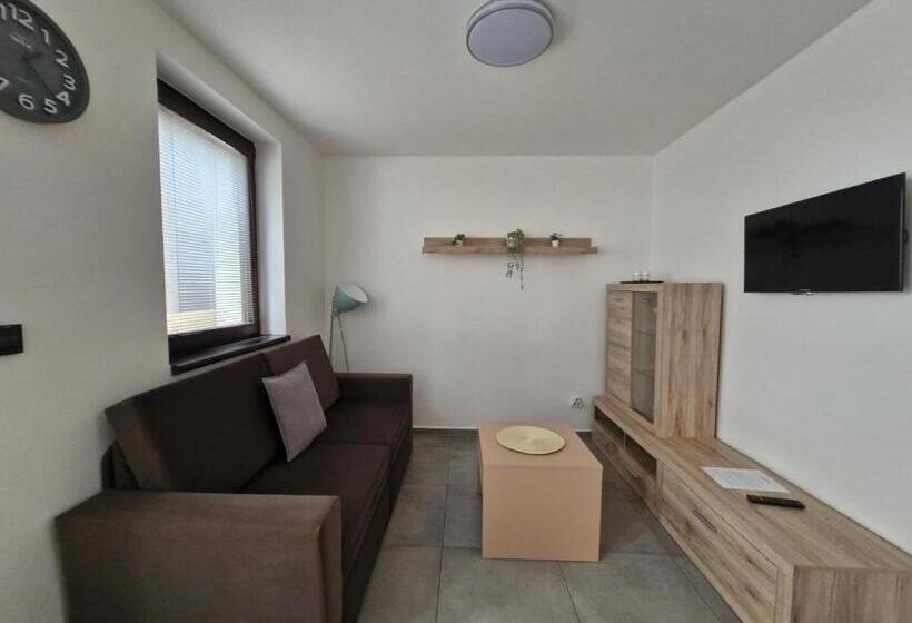 펜션 Restaurace Apartmány Bobule