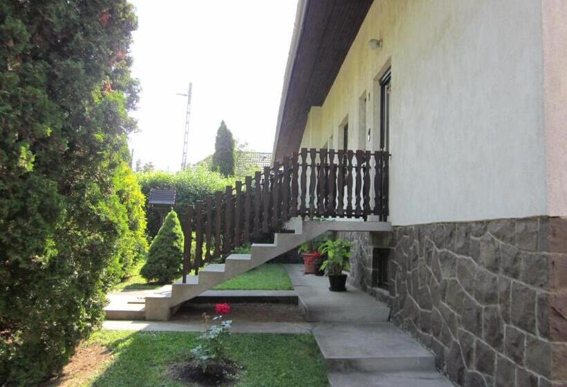 膳宿费 Tóth Vendégház