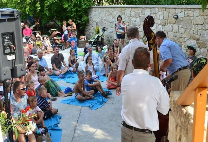 פנסיון Turján Vendégház