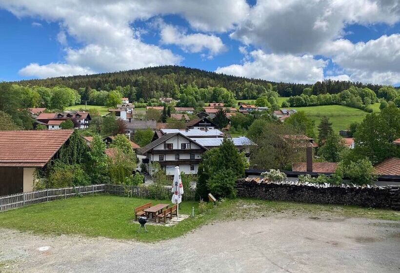 بنسيون Zum Kramerwirt