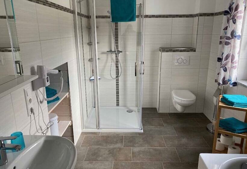 بنسيون Zum Kramerwirt