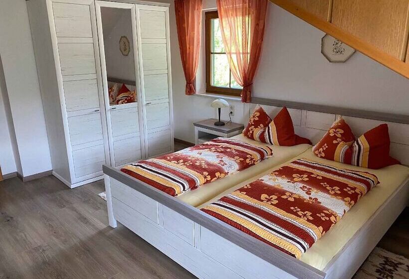 بنسيون Zum Kramerwirt