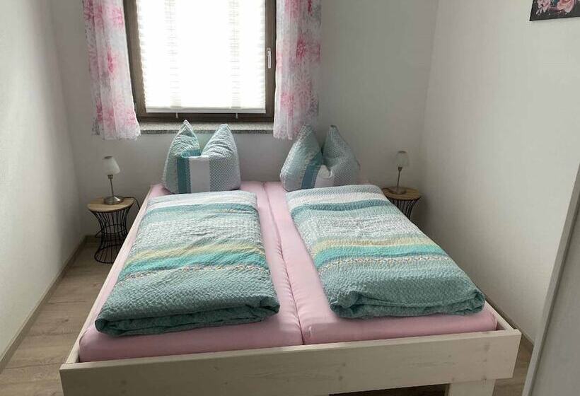 بنسيون Zum Kramerwirt