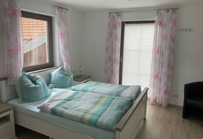 بنسيون Zum Kramerwirt