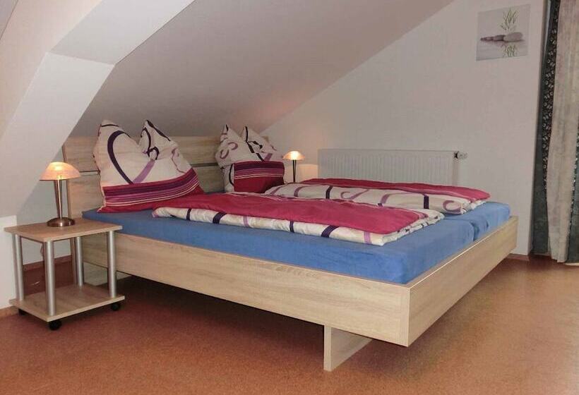 بنسيون Zum Kramerwirt