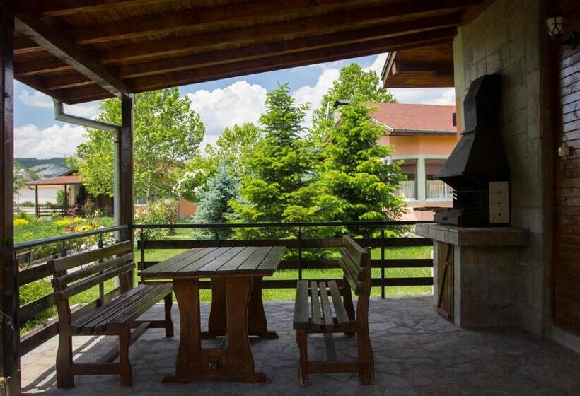 منتجع Complex Perpera