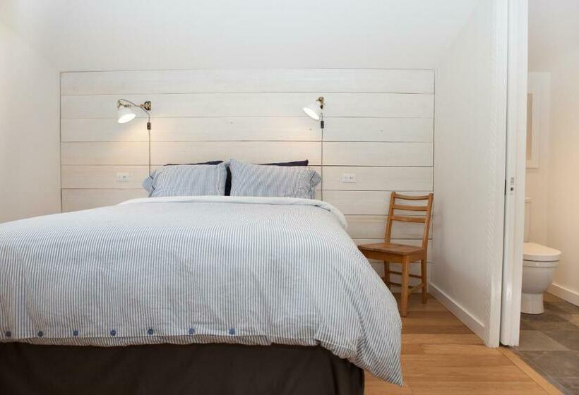 リゾートホテル Sunwolf Riverside Cabins