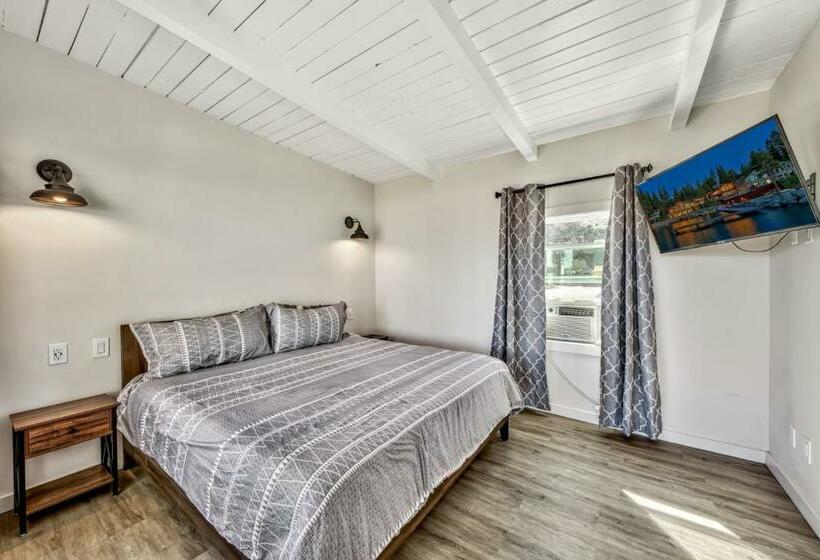 The Historic West Walker Motel